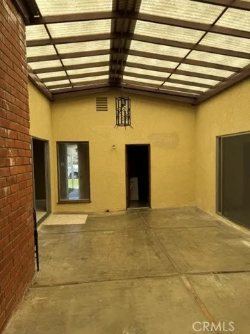 Atrium-style courtyard