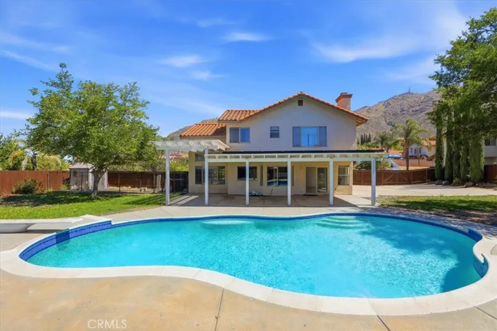Imagine your family enjoying this wonderful pool.