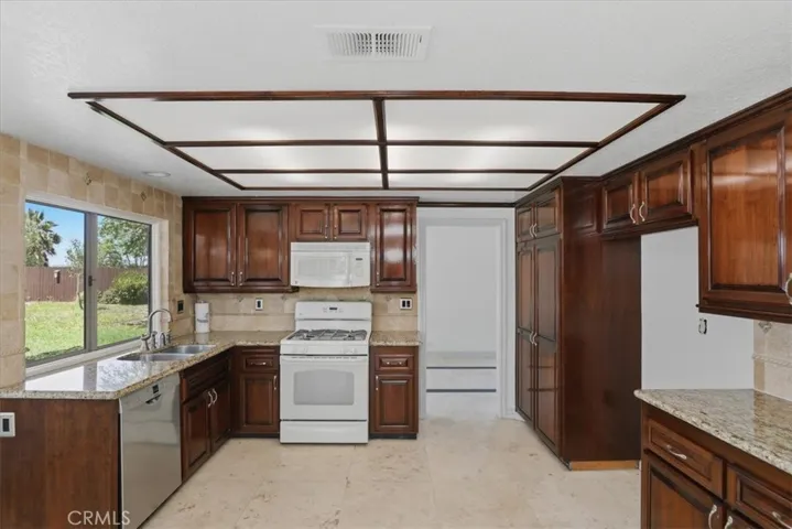 21227 Dickinson, Moreno Valley, California 92557