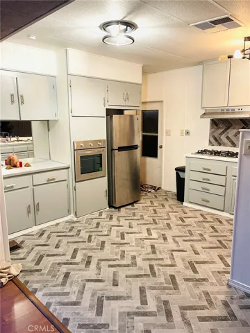 6254 Roadrunner, Rosamond, California 93560