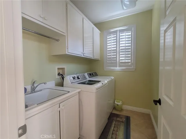 1 Saintsbury, Irvine, California 92602