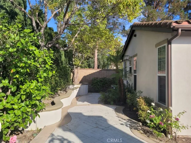 1 Saintsbury, Irvine, California 92602