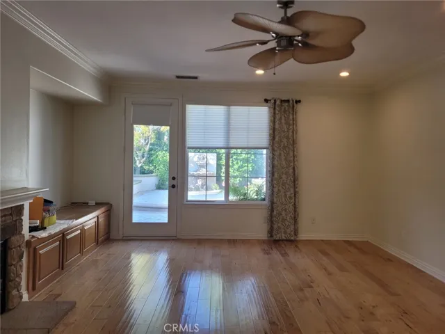 1 Saintsbury, Irvine, California 92602