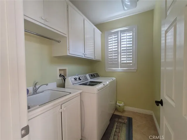 1 Saintsbury, Irvine, California 92602
