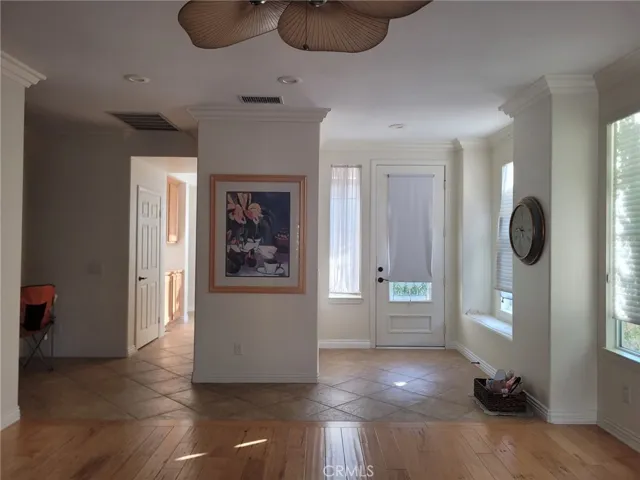 1 Saintsbury, Irvine, California 92602