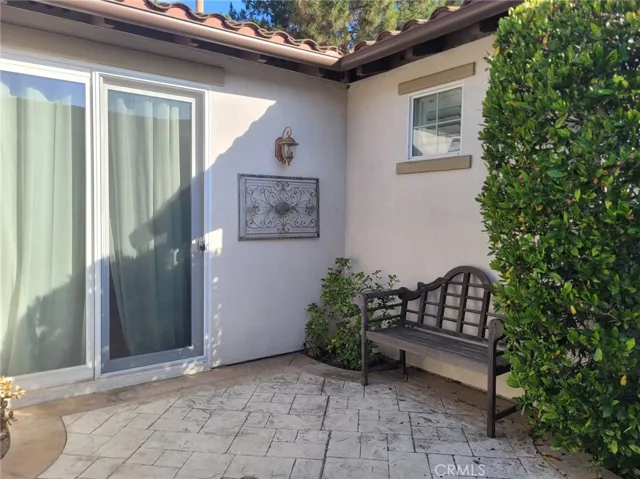 1 Saintsbury, Irvine, California 92602