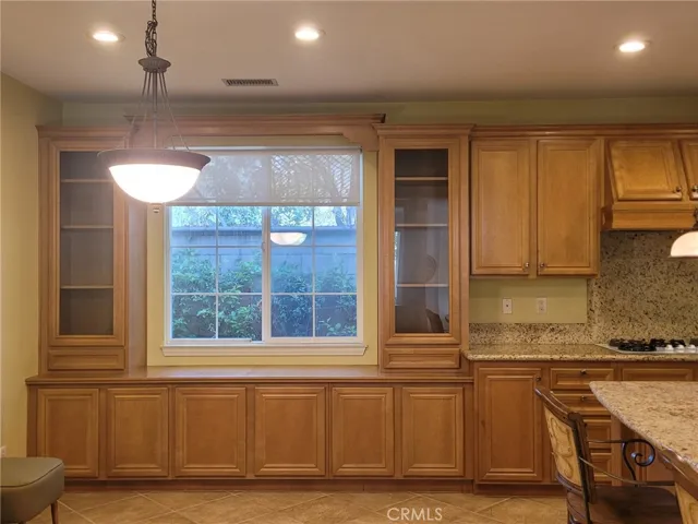 1 Saintsbury, Irvine, California 92602