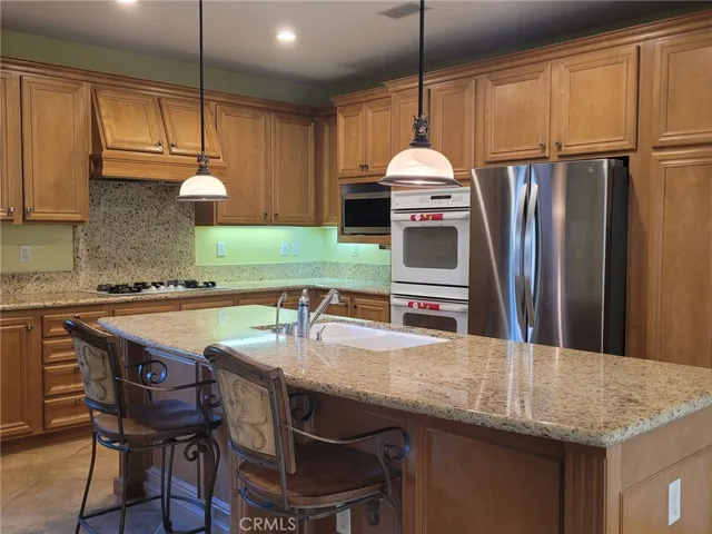1 Saintsbury, Irvine, California 92602