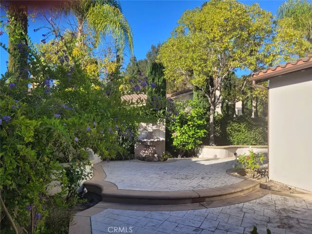 1 Saintsbury, Irvine, California 92602