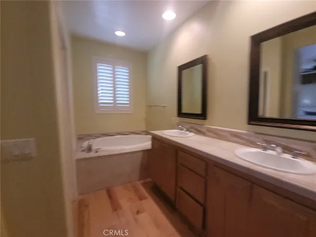 1 Saintsbury, Irvine, California 92602