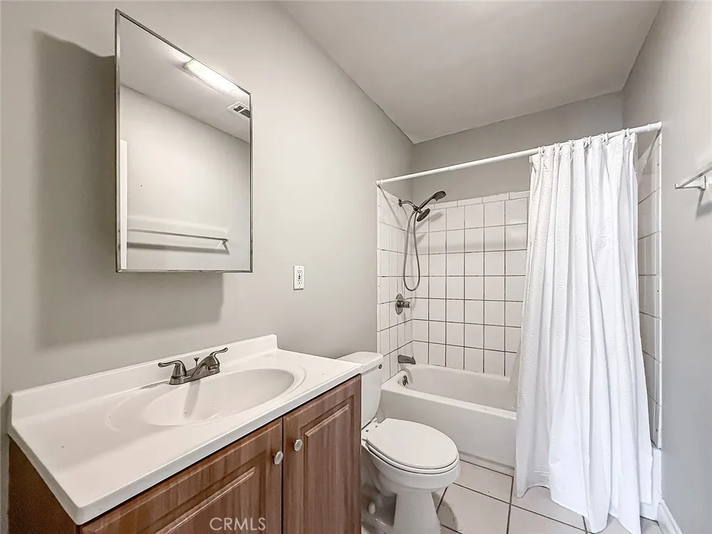 Upstairs Hall Bath