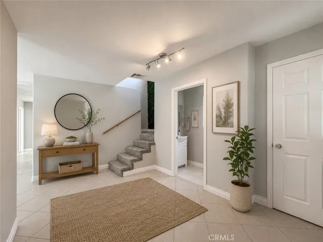 Virtually Staged Entry