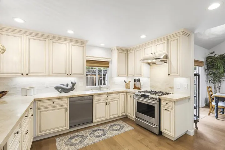 3527 Deanes Lane, Capitola, California 95010