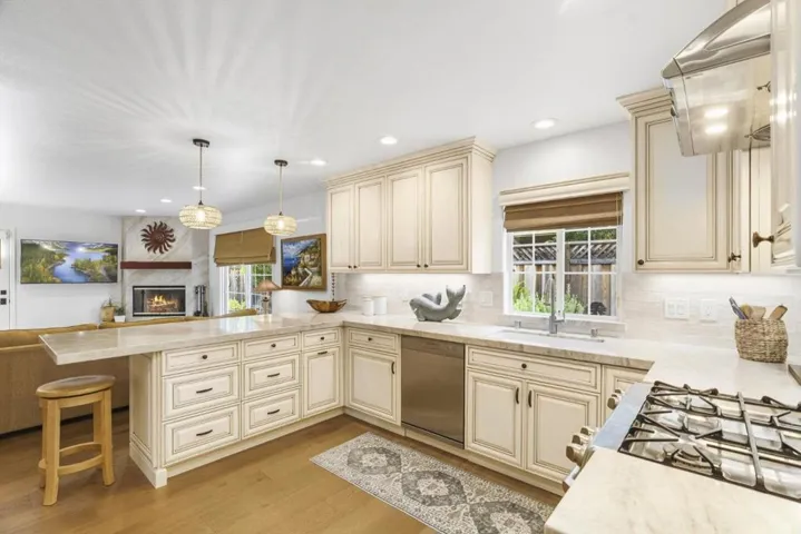 3527 Deanes Lane, Capitola, California 95010