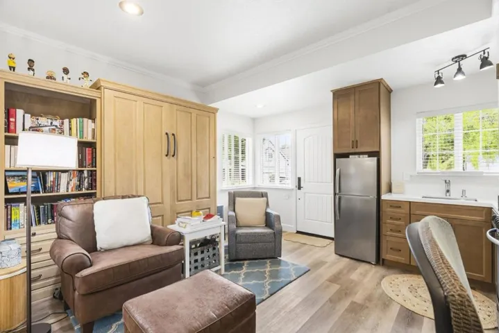 3527 Deanes Lane, Capitola, California 95010