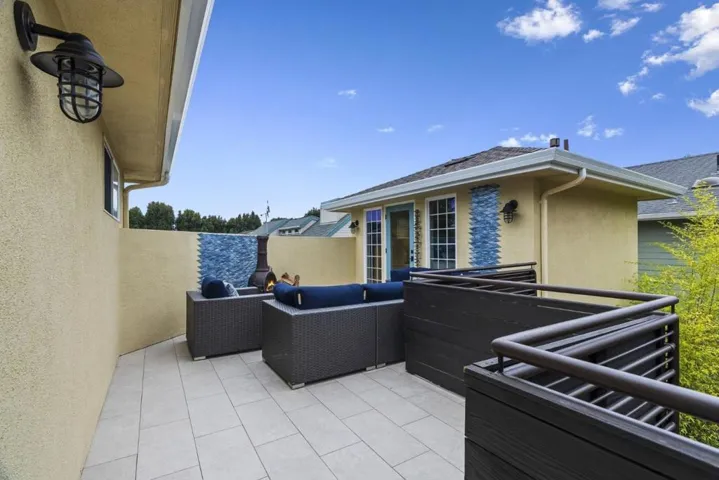 3527 Deanes Lane, Capitola, California 95010
