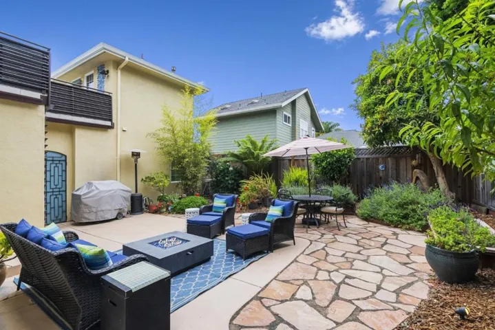 3527 Deanes Lane, Capitola, California 95010