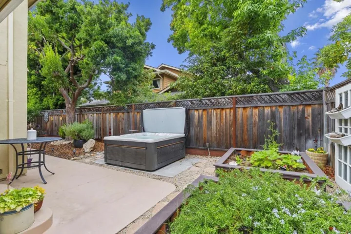 3527 Deanes Lane, Capitola, California 95010