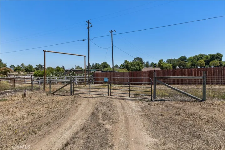 4060 Deer Creek, Paso Robles, California 93446