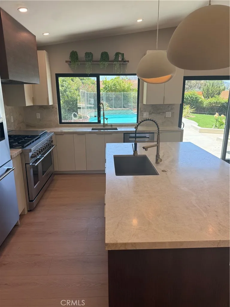 Dining room/kitchen