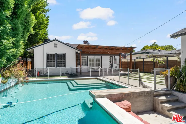 22417 Dolorosa Street, Woodland Hills, California 91367