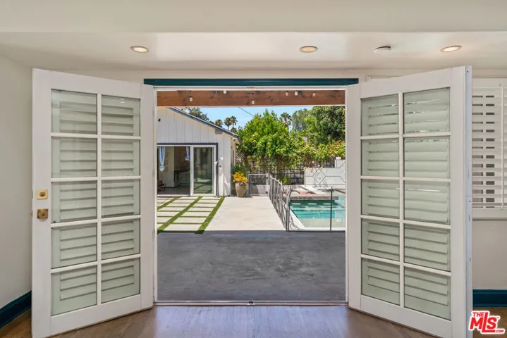 22417 Dolorosa Street, Woodland Hills, California 91367