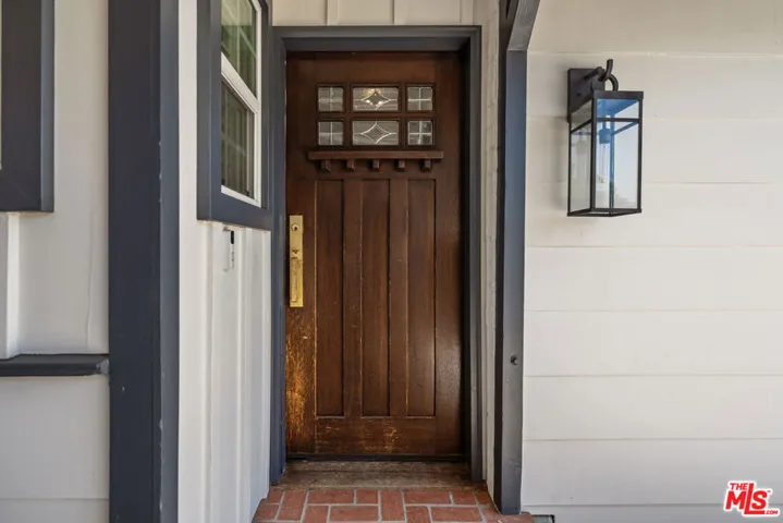 22417 Dolorosa Street, Woodland Hills, California 91367