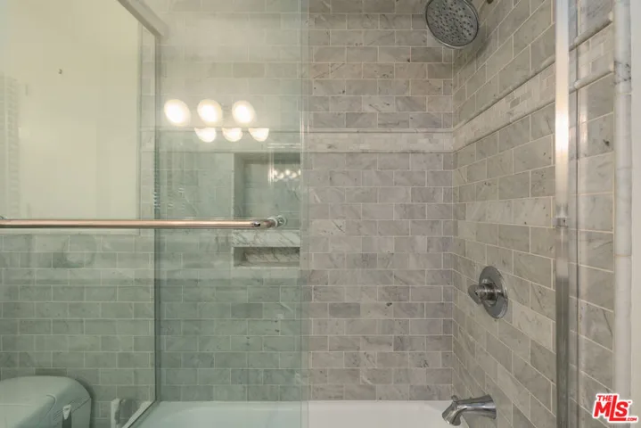 22417 Dolorosa Street, Woodland Hills, California 91367