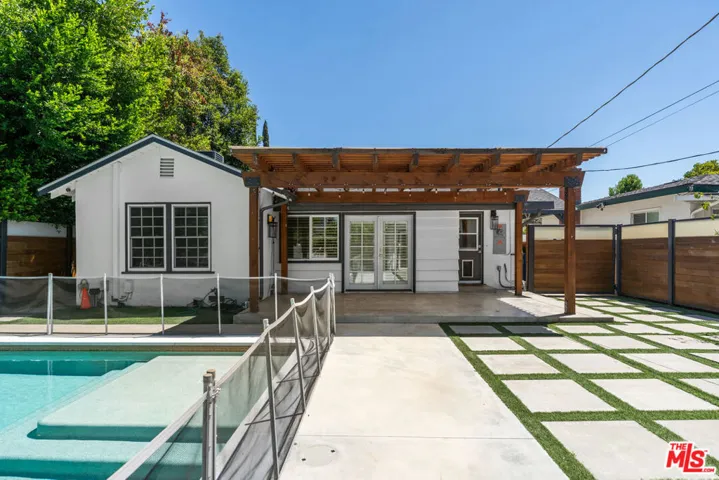22417 Dolorosa Street, Woodland Hills, California 91367
