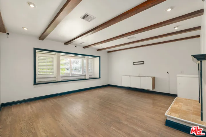 22417 Dolorosa Street, Woodland Hills, California 91367