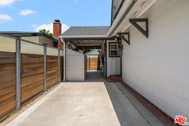 22417 Dolorosa Street, Woodland Hills, California 91367