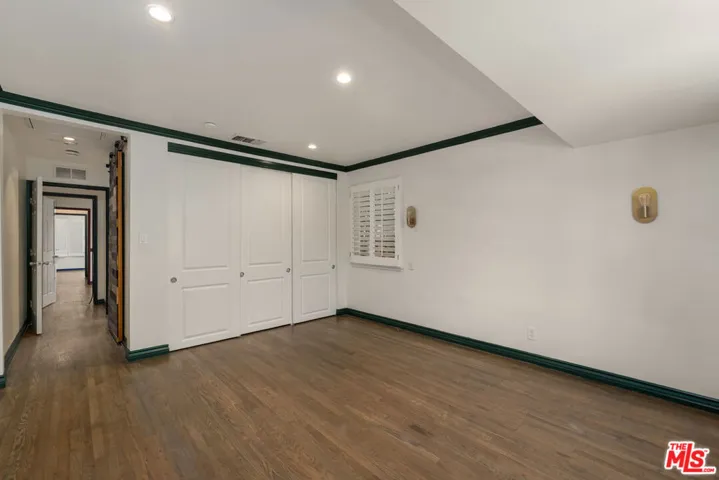 22417 Dolorosa Street, Woodland Hills, California 91367