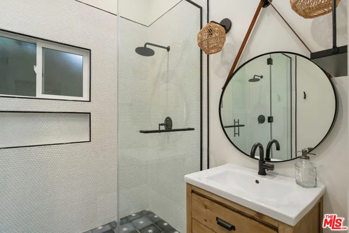 22417 Dolorosa Street, Woodland Hills, California 91367