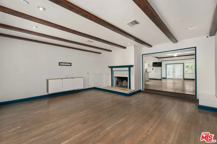 22417 Dolorosa Street, Woodland Hills, California 91367