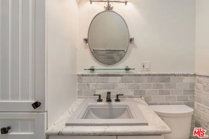 22417 Dolorosa Street, Woodland Hills, California 91367