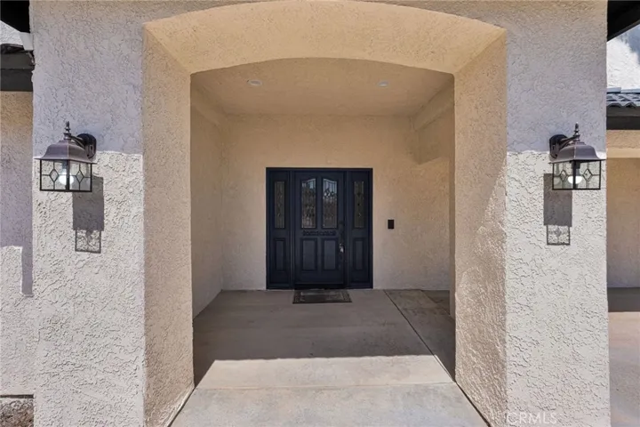 16731 Iwa Road, Apple Valley, California 92307