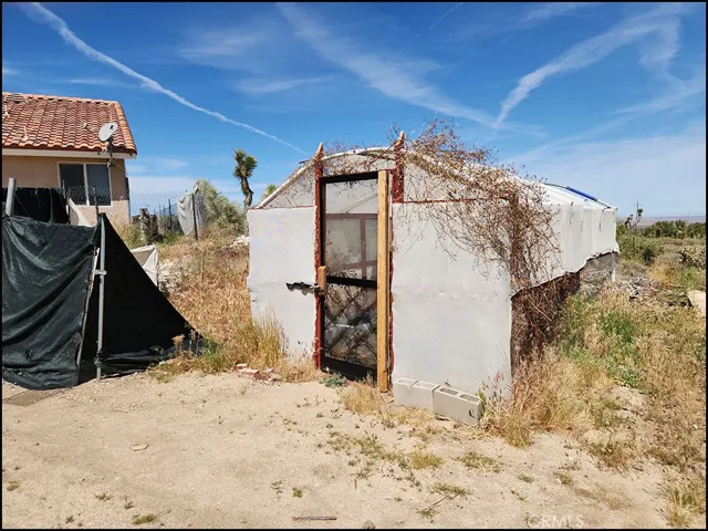 10685 Crystal Air, Pinon Hills, California 92372