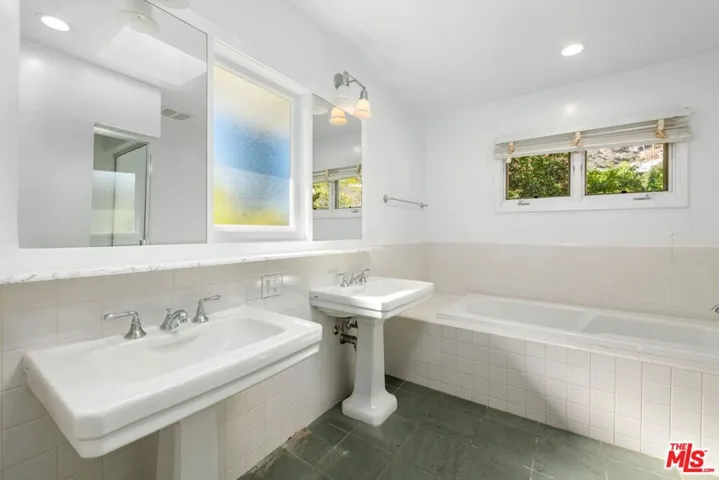 1836 N Doheny Drive, Los Angeles, California 90069