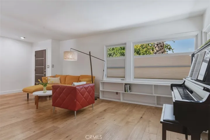 5646 Norwich Ave., Sherman Oaks, California 91411
