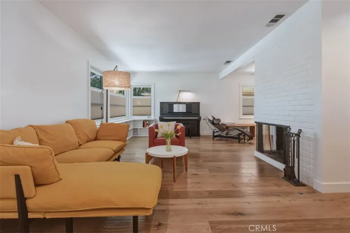 5646 Norwich Ave., Sherman Oaks, California 91411
