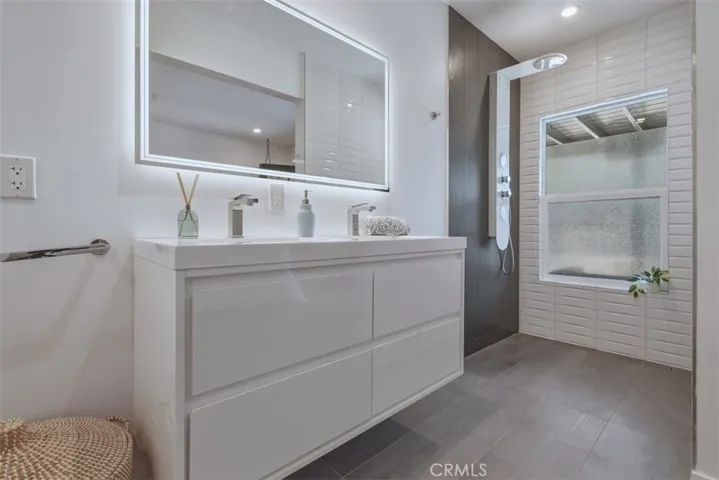 5646 Norwich Ave., Sherman Oaks, California 91411