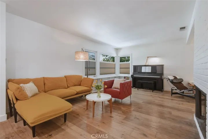 5646 Norwich Ave., Sherman Oaks, California 91411