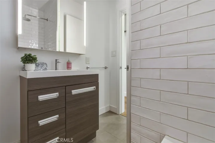 5646 Norwich Ave., Sherman Oaks, California 91411
