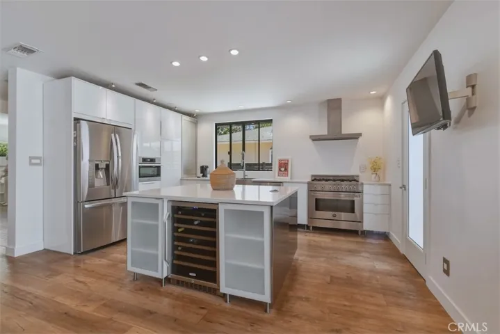 5646 Norwich Ave., Sherman Oaks, California 91411