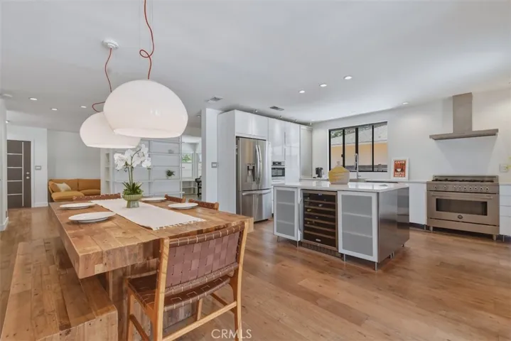 5646 Norwich Ave., Sherman Oaks, California 91411
