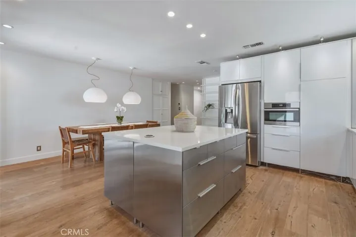 5646 Norwich Ave., Sherman Oaks, California 91411