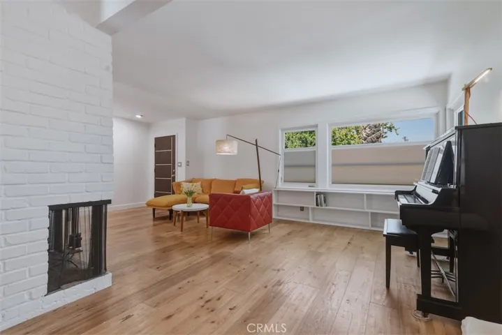 5646 Norwich Ave., Sherman Oaks, California 91411
