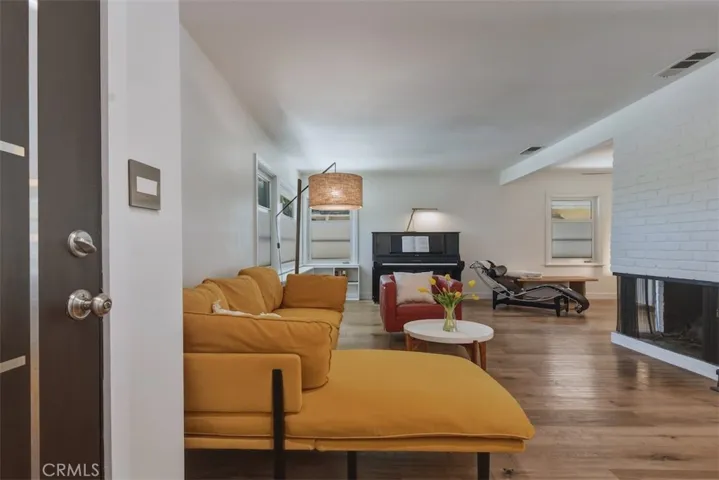5646 Norwich Ave., Sherman Oaks, California 91411
