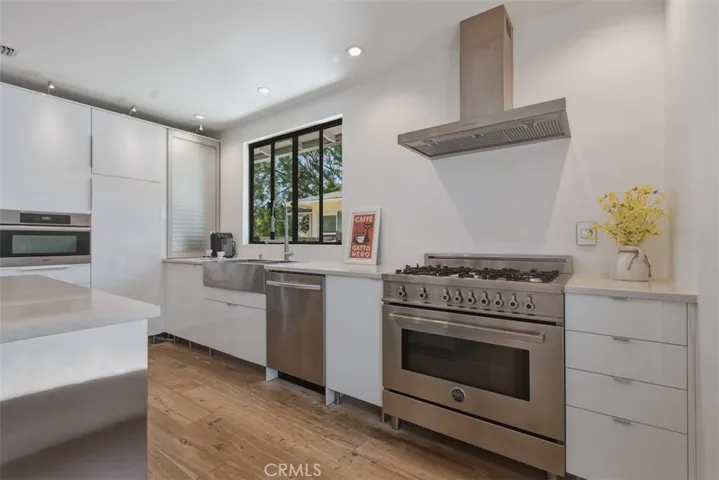 5646 Norwich Ave., Sherman Oaks, California 91411