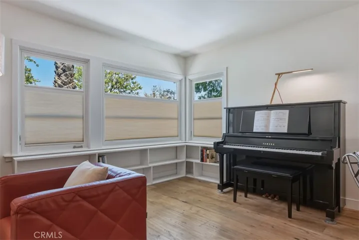 5646 Norwich Ave., Sherman Oaks, California 91411